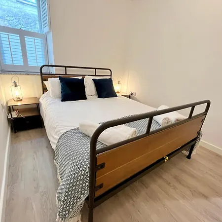Modern~ Reverse Level~2 Bed~townhouse~central~penzance Feriehus