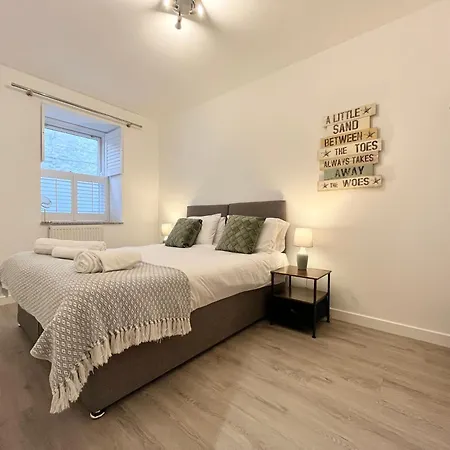 Modern~ Reverse Level~2 Bed~townhouse~central~penzance Feriehus